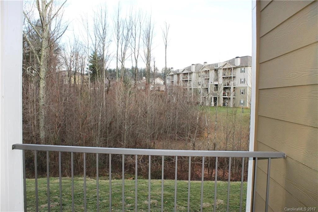 900 Vista Lake Drive #107