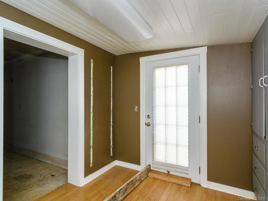 503 Lake Drive - Photo 4