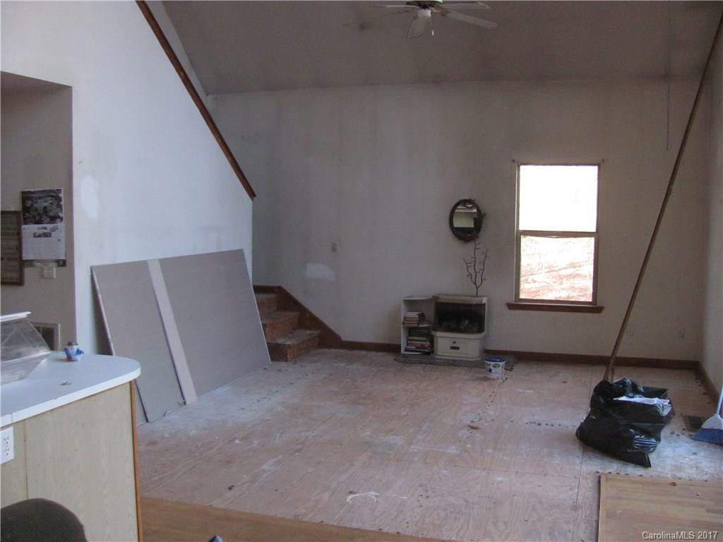 110 Chestnut Cove Road - Photo 5