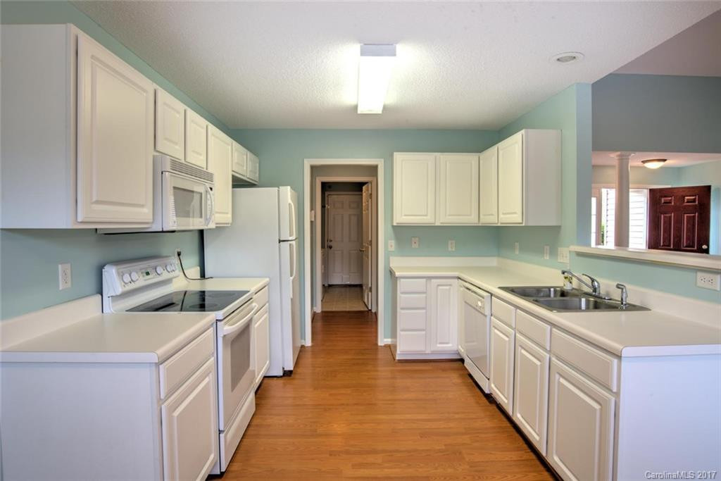 313 Running Briar Road - Photo 6