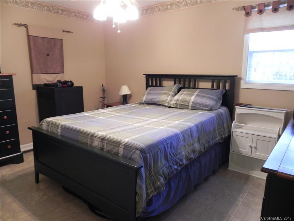300 Whispering Ridge Farm Lane - Photo 16
