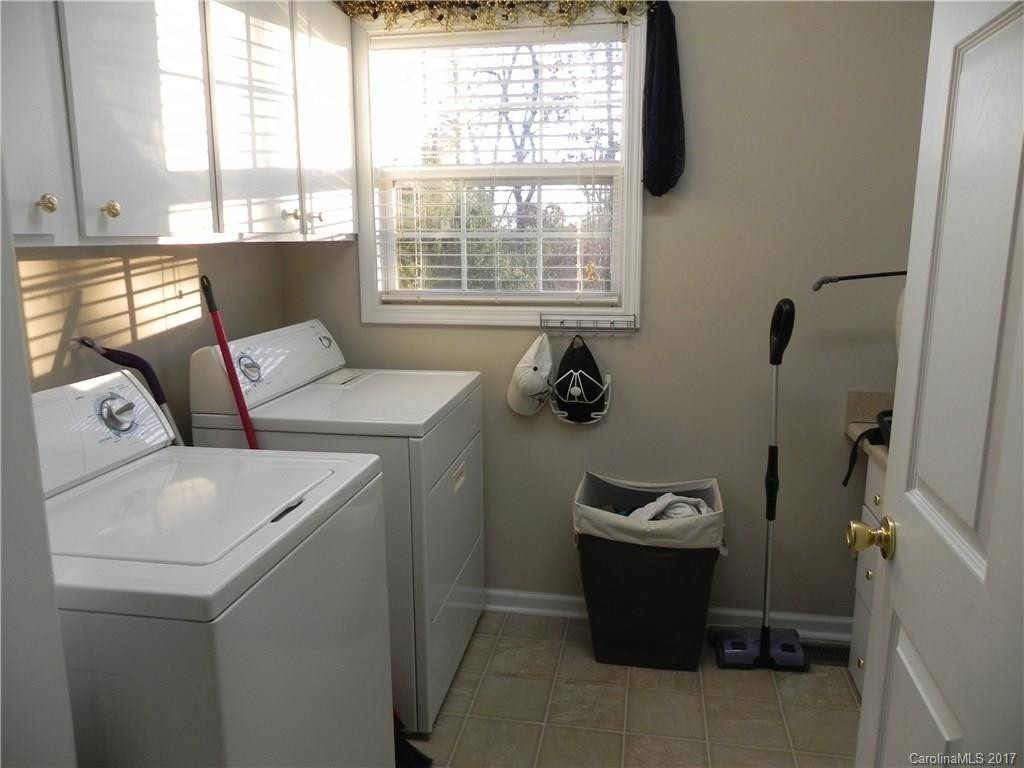 300 Whispering Ridge Farm Lane - Photo 9