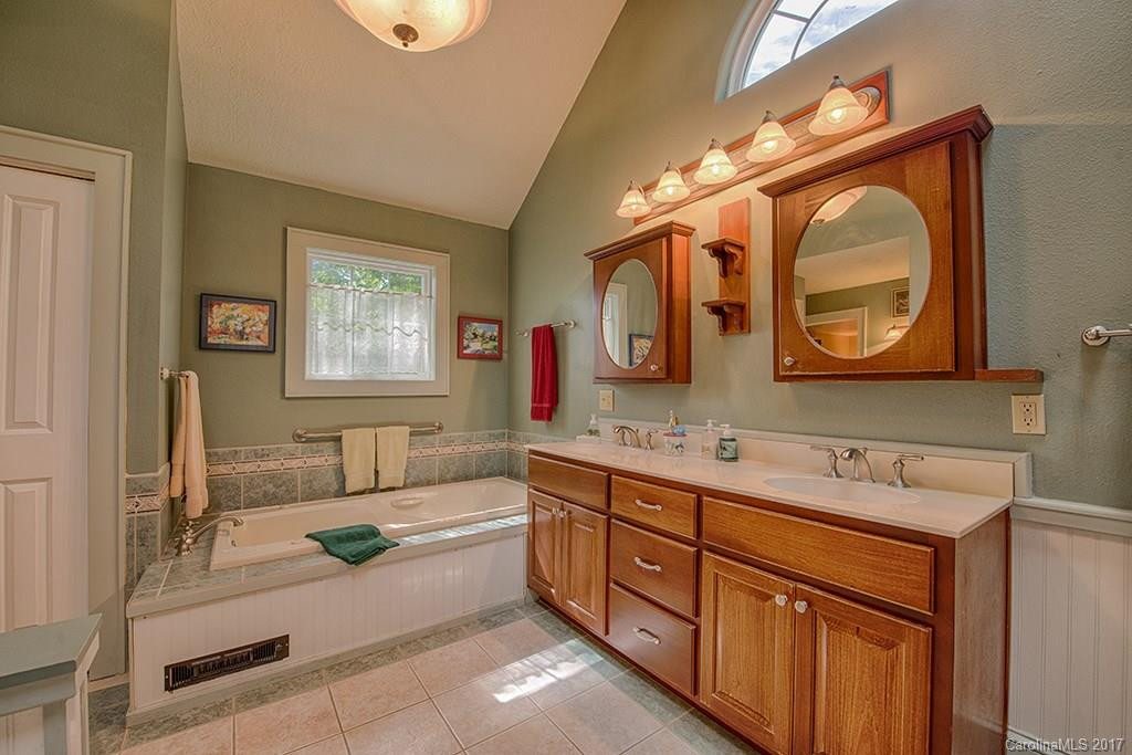 13 Greenview Drive - Photo 15