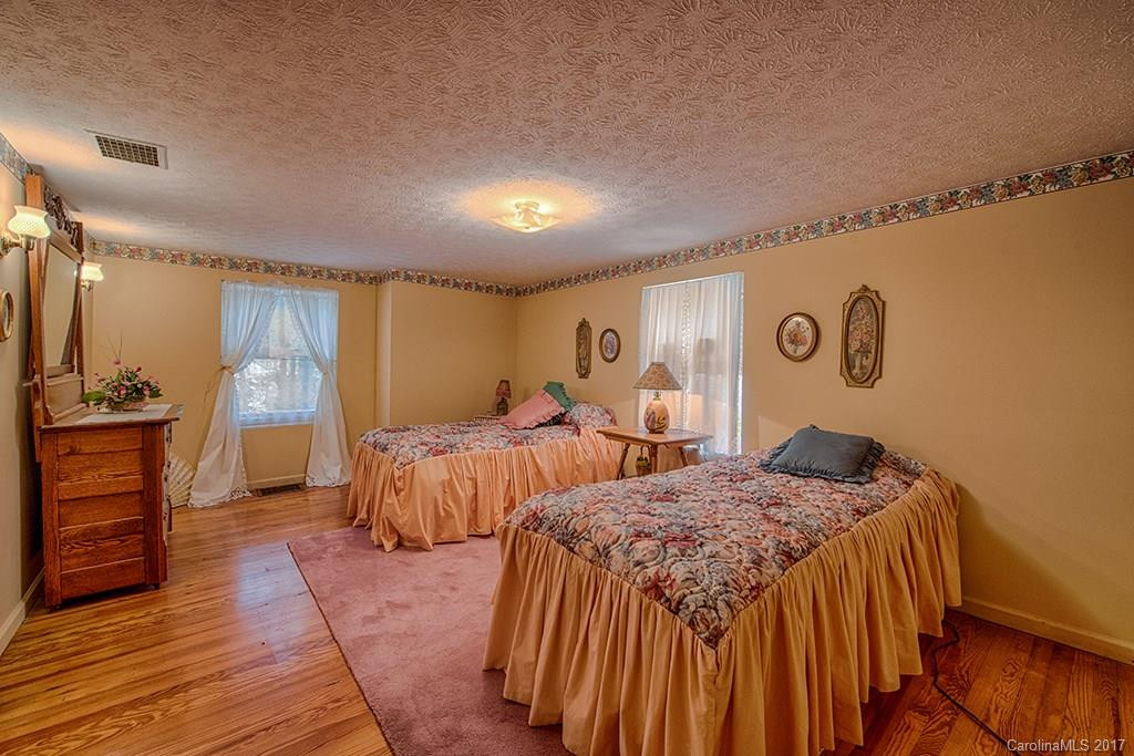 13 Greenview Drive - Photo 19