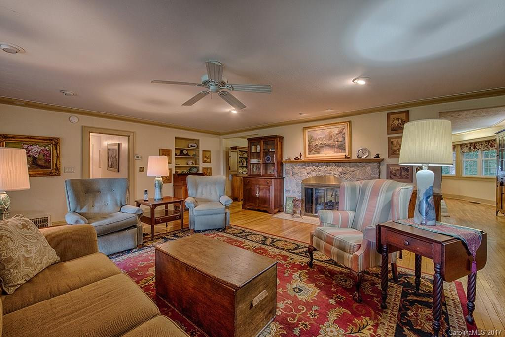 13 Greenview Drive - Photo 5