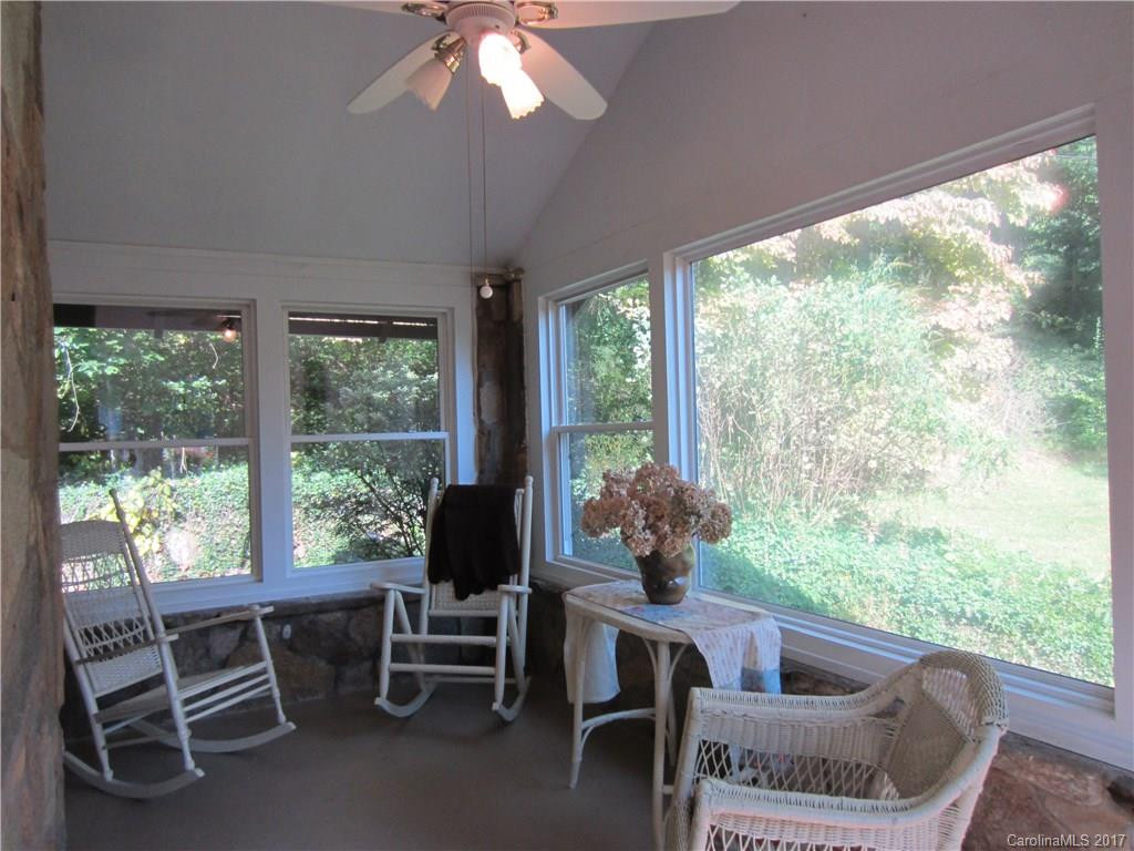 309 Sunset Drive - Photo 3