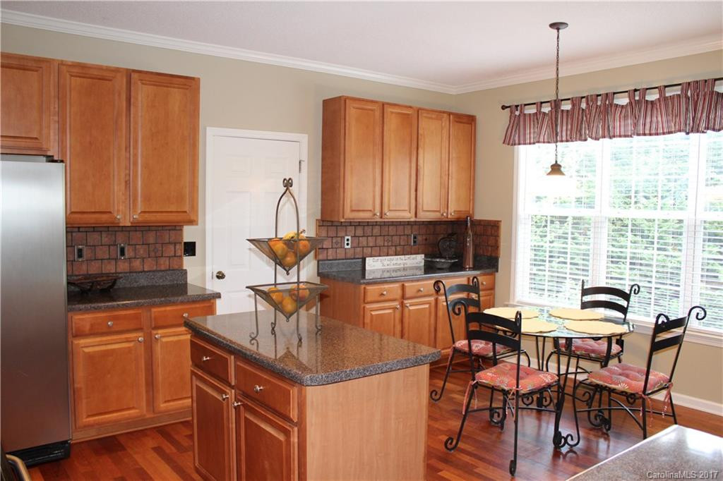34 Yorktown Circle #. - Photo 2