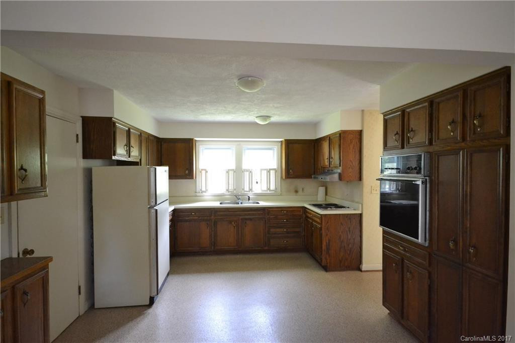 32 Wilshire Drive - Photo 3