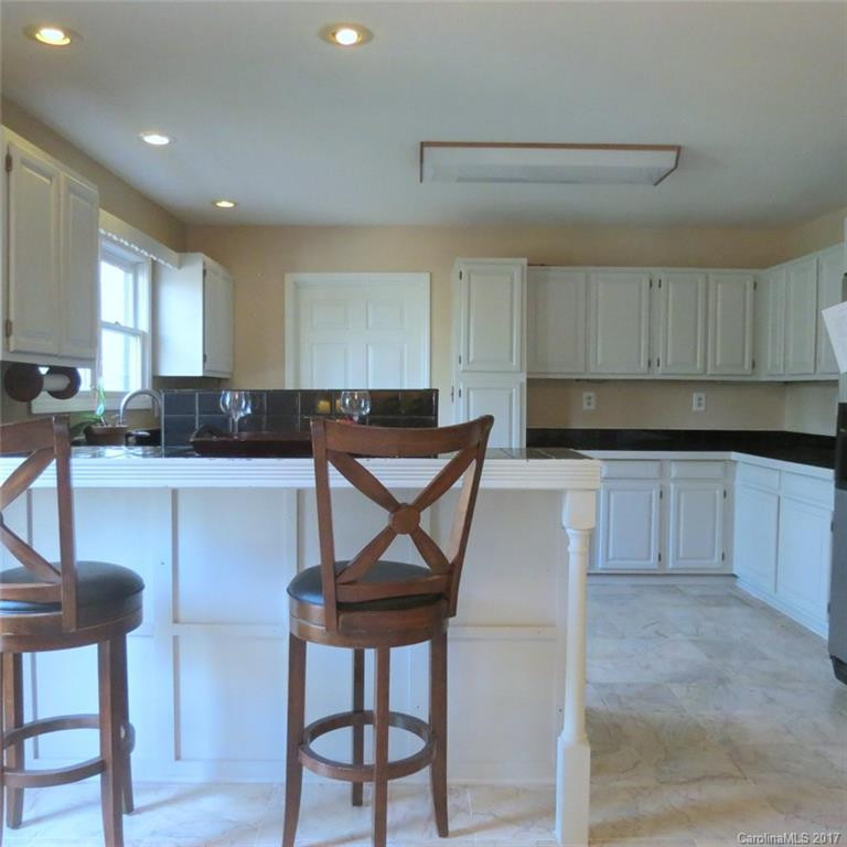 1017 Three Mile Knob Road - Photo 5