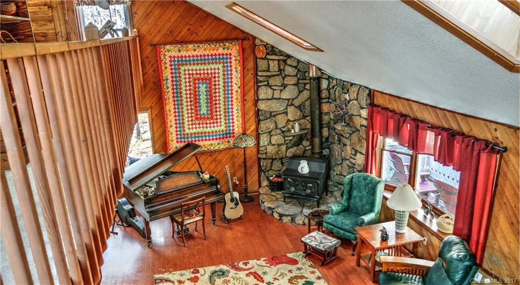 266 Hillcrest Drive - Photo 3