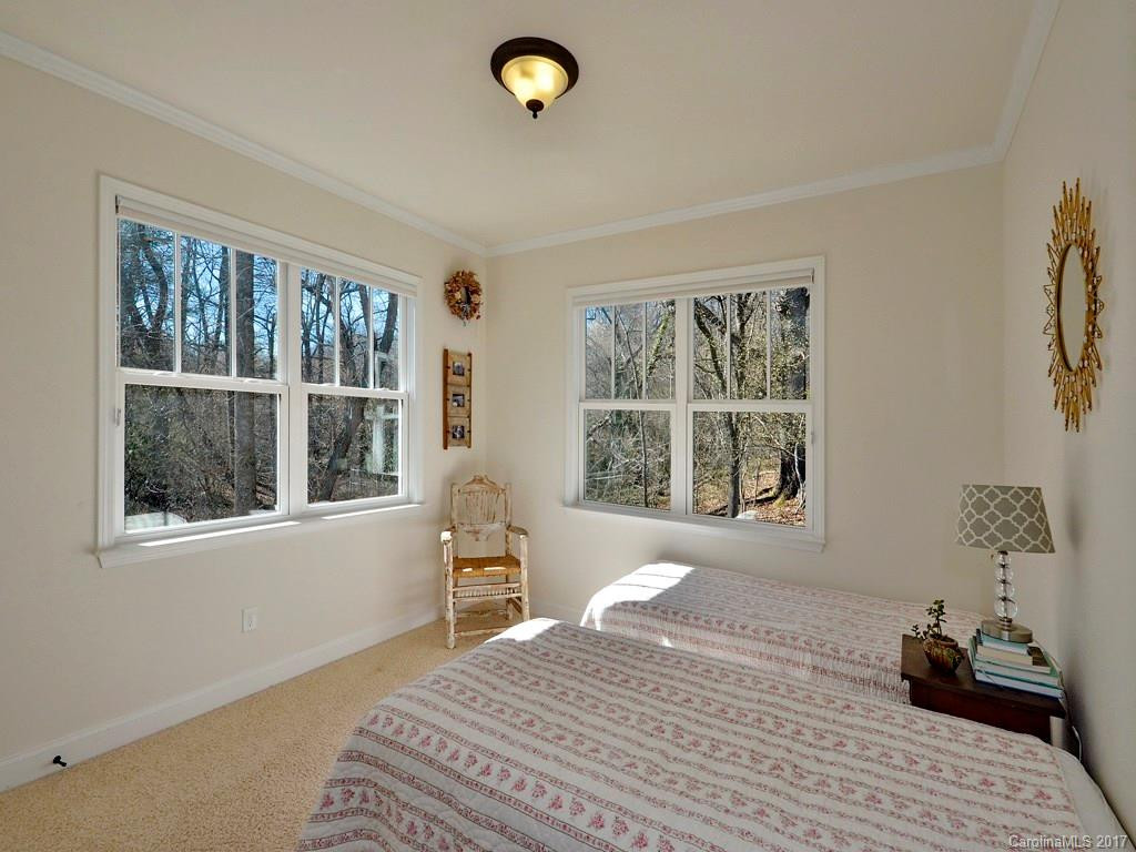 154 Lakeway Drive - Photo 11