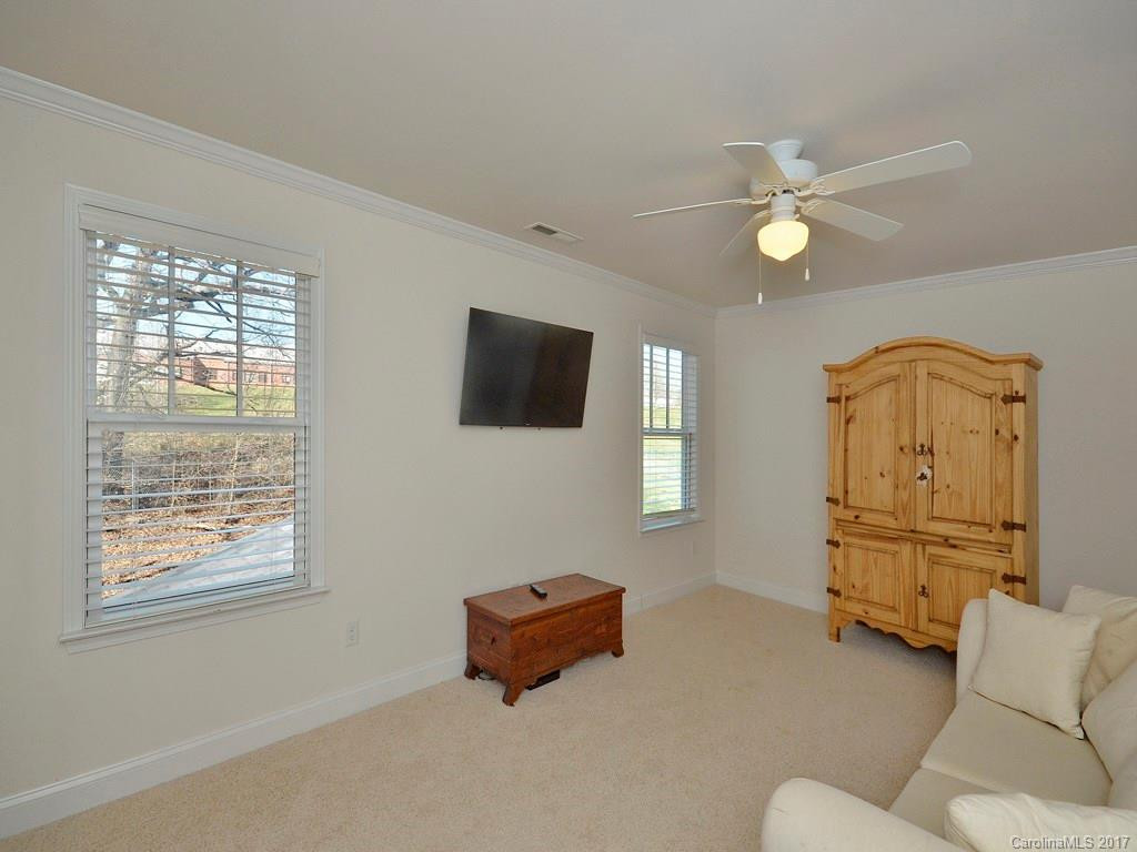 154 Lakeway Drive - Photo 13
