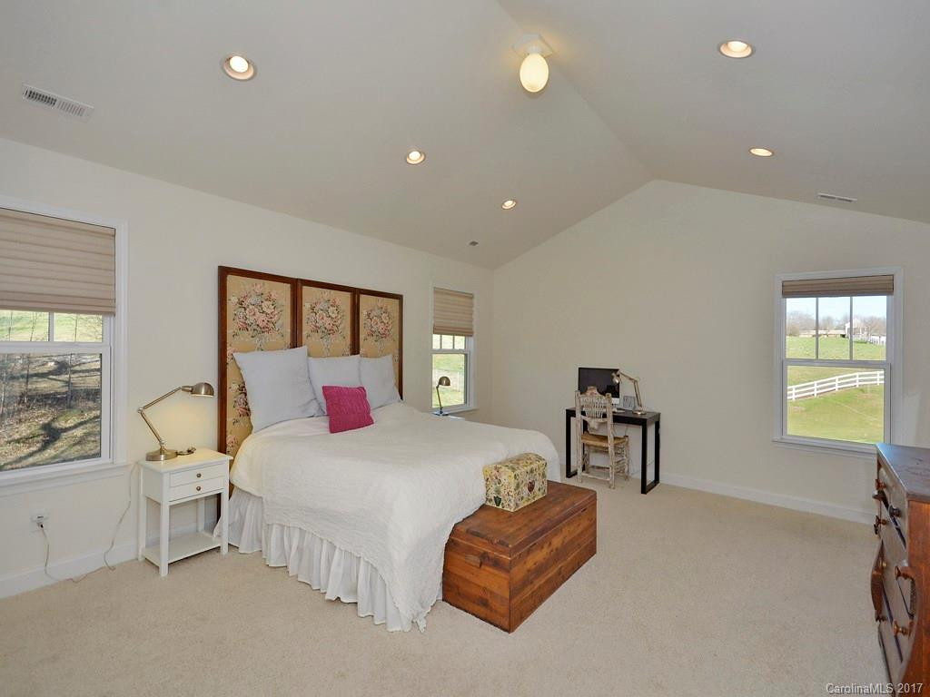 154 Lakeway Drive - Photo 14