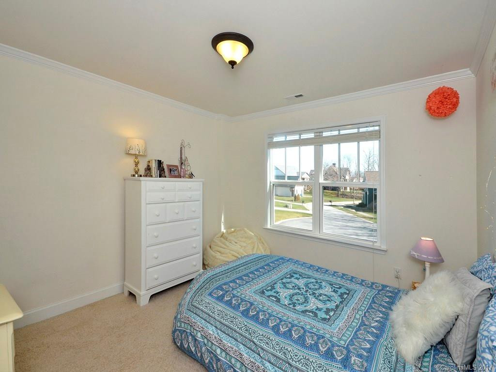 154 Lakeway Drive - Photo 16