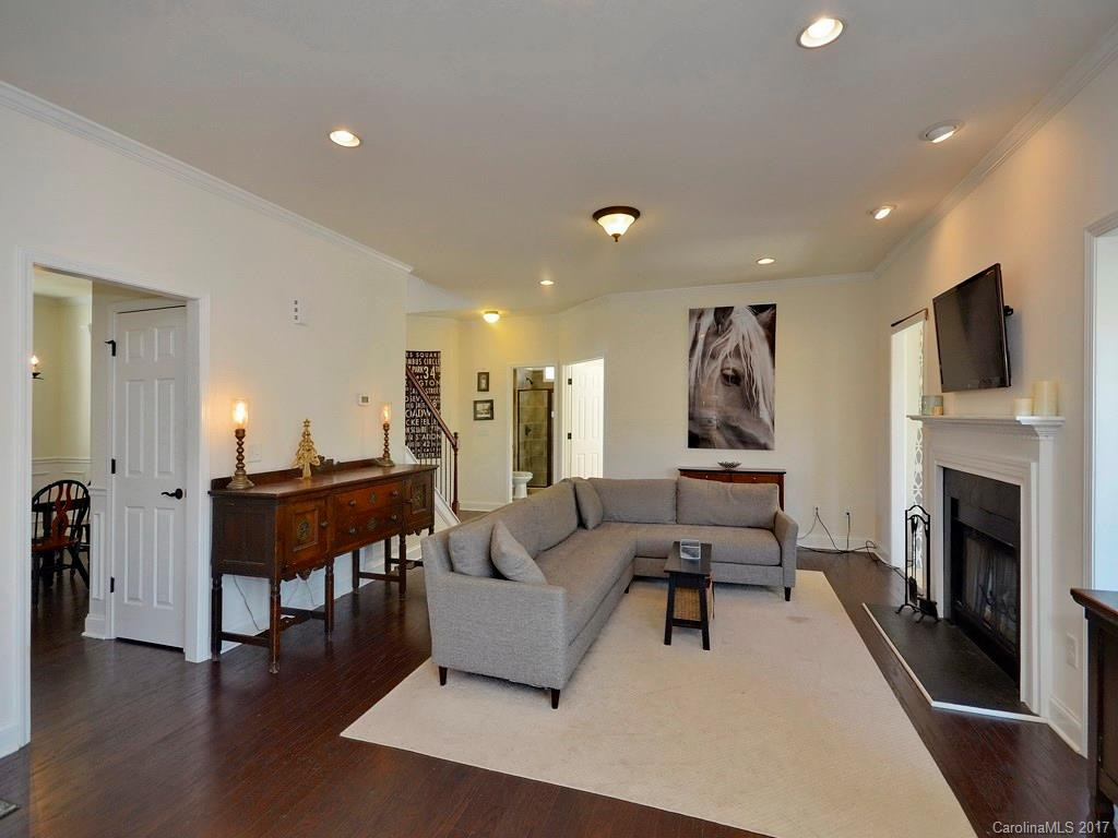 154 Lakeway Drive - Photo 5