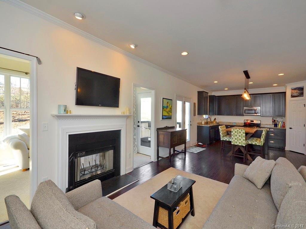 154 Lakeway Drive - Photo 7