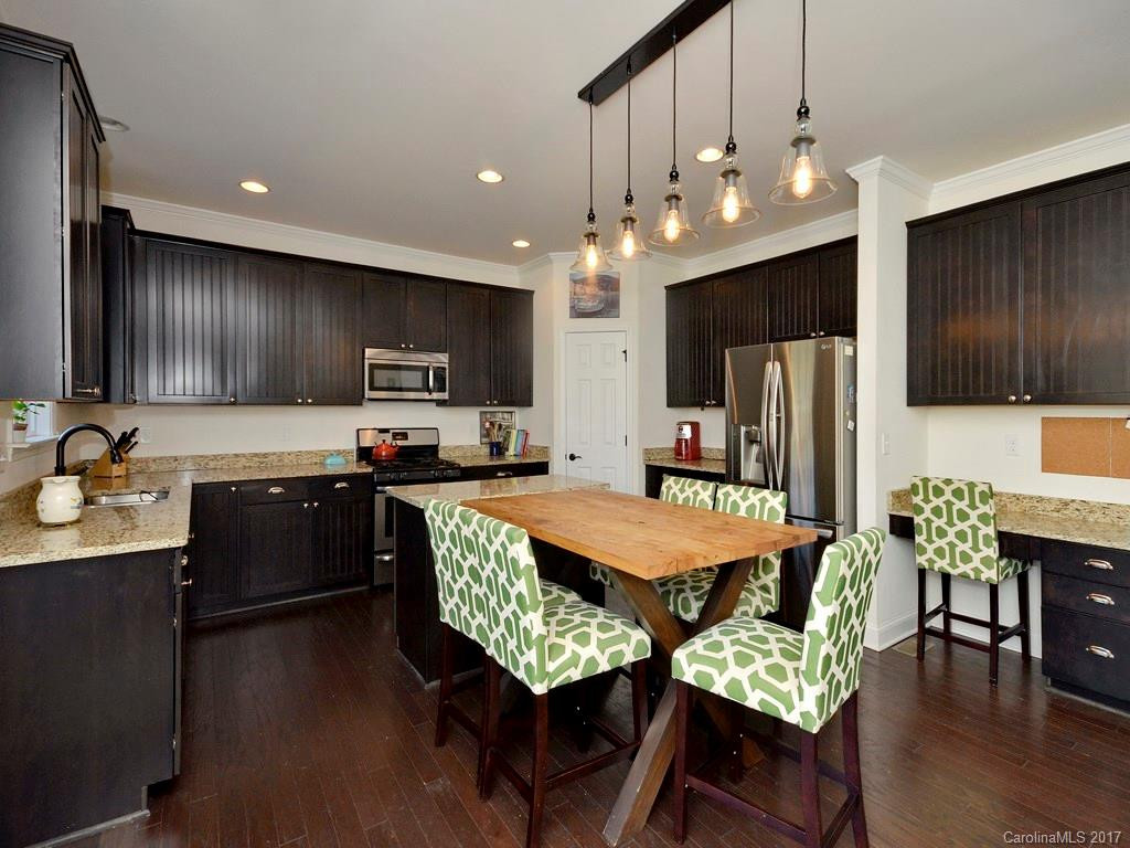 154 Lakeway Drive - Photo 8