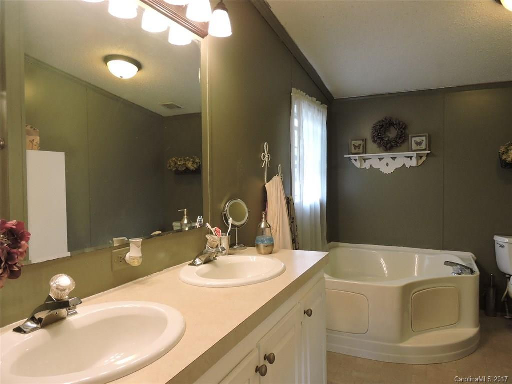 6 Harold Connor Drive - Photo 14