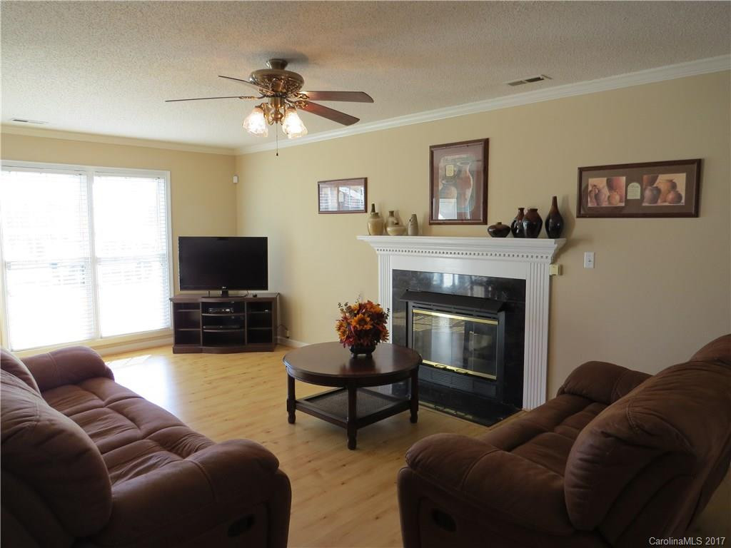 1203 Pebble Lane - Photo 3