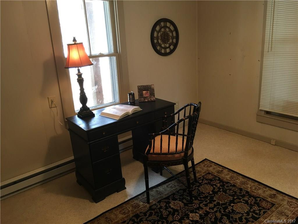 142 Shadowlawn Drive - Photo 11