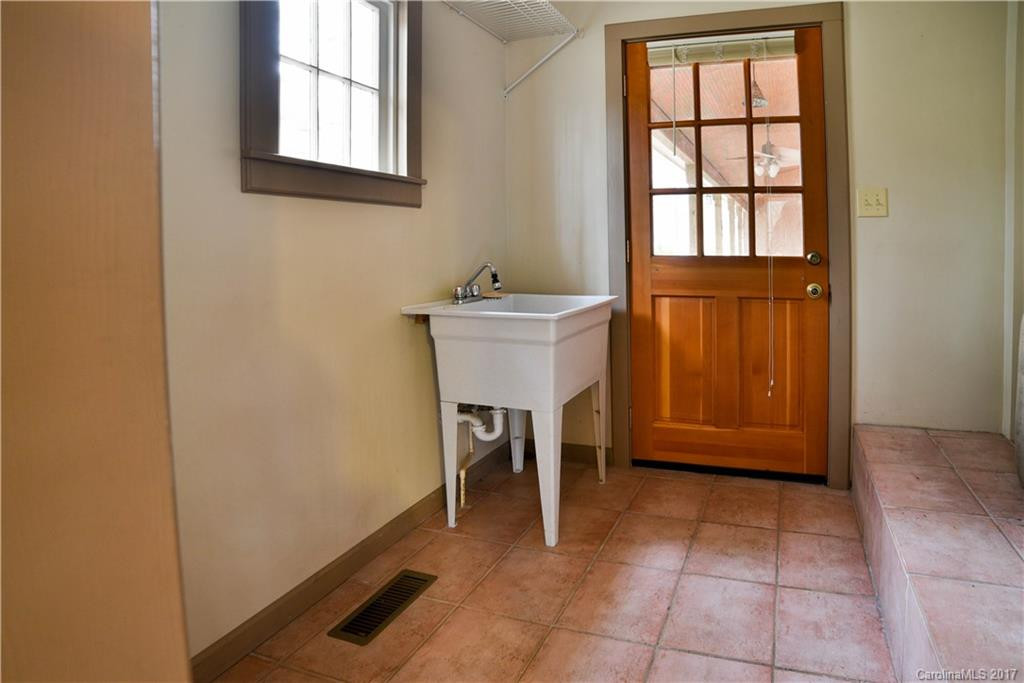 142 Shadowlawn Drive - Photo 16