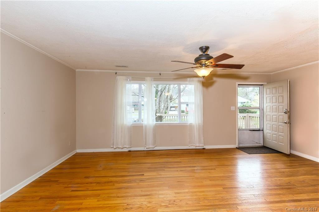 400 Pisgah Drive - Photo 2