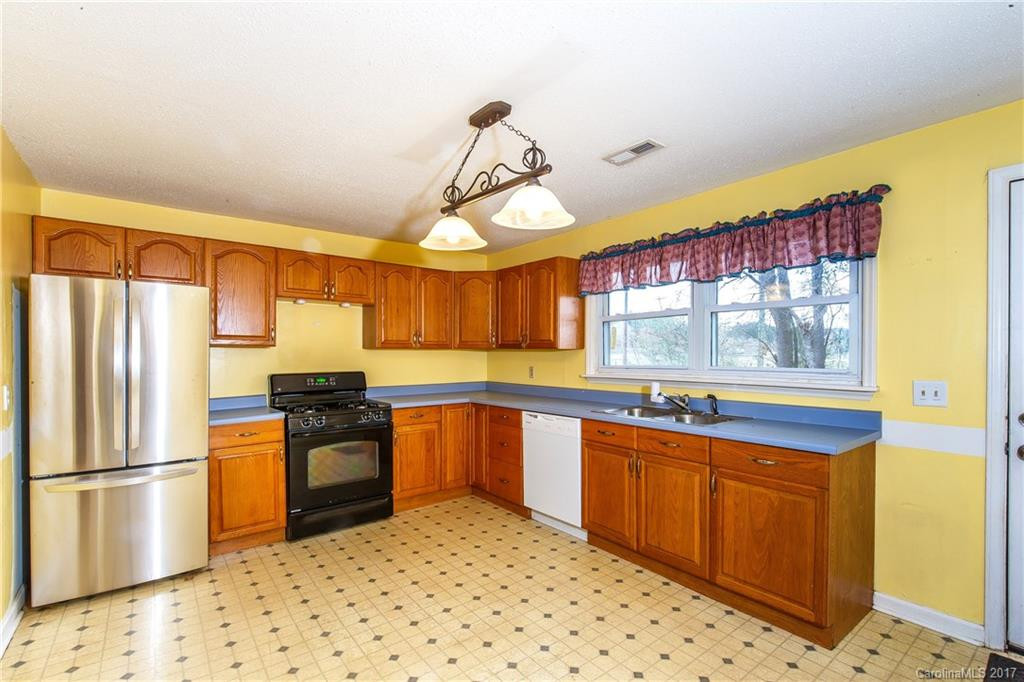 400 Pisgah Drive - Photo 4
