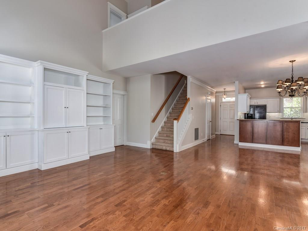 1401 Kenton Lane - Photo 4