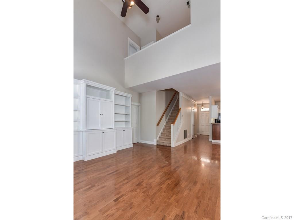1401 Kenton Lane - Photo 5