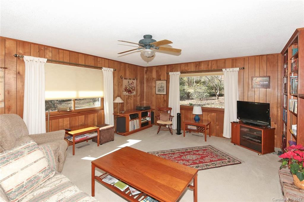 111 Belmont Drive - Photo 6