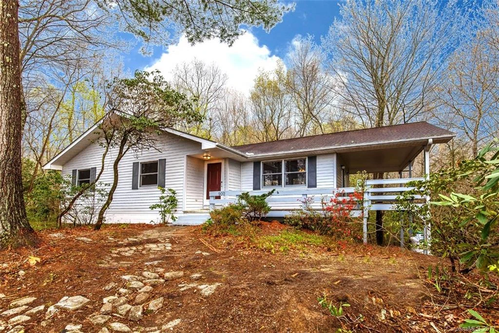 900 Crestview Drive