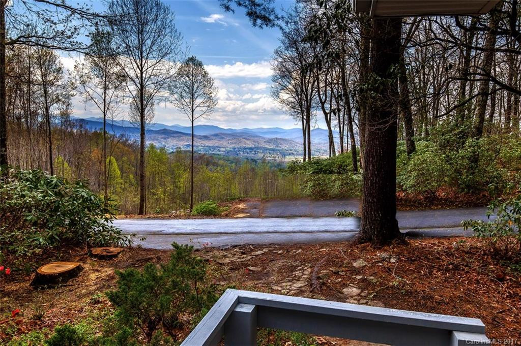 900 Crestview Drive - Photo 2