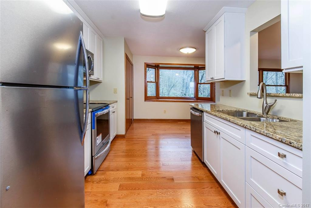 900 Crestview Drive - Photo 12