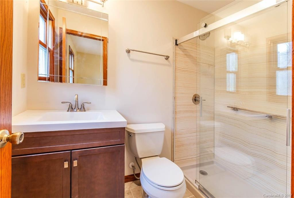 900 Crestview Drive - Photo 15