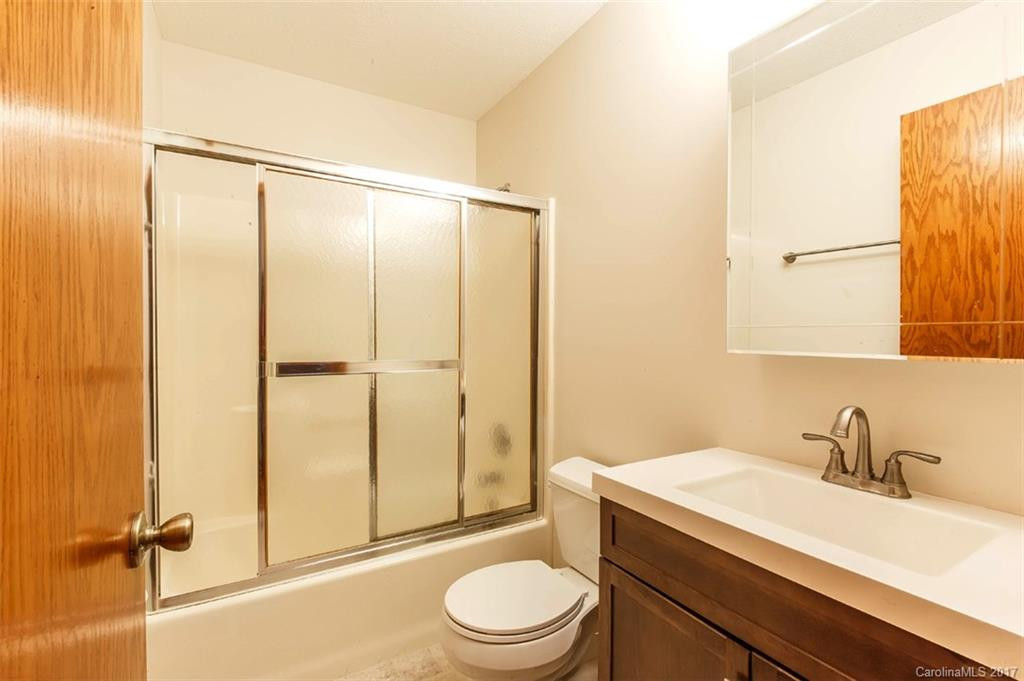 900 Crestview Drive - Photo 17
