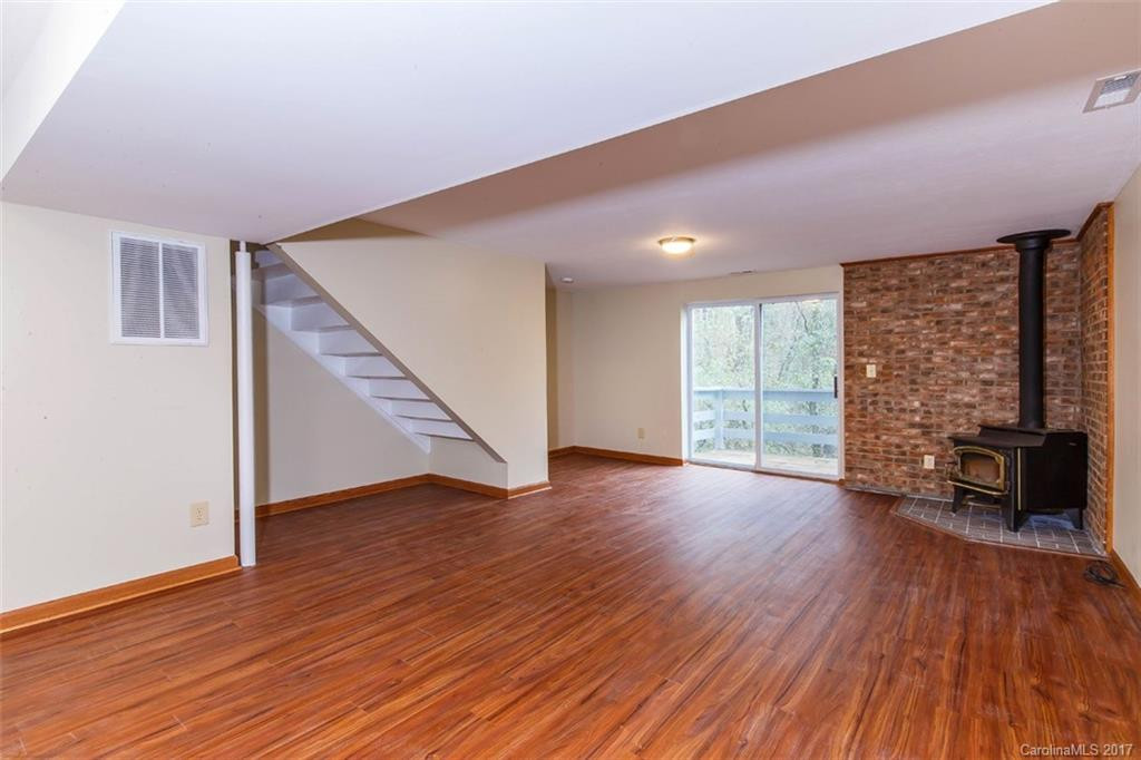 900 Crestview Drive - Photo 21