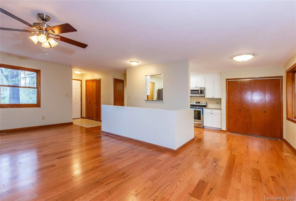 900 Crestview Drive - Photo 9