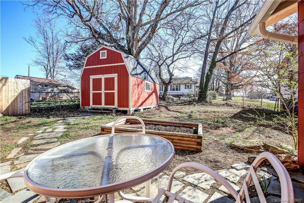 6 Lufty Avenue - Photo 24