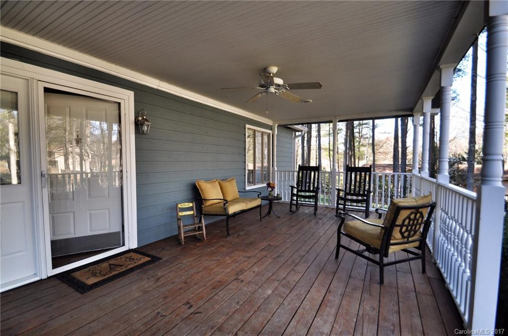 8 Jeffrey Lane - Photo 3