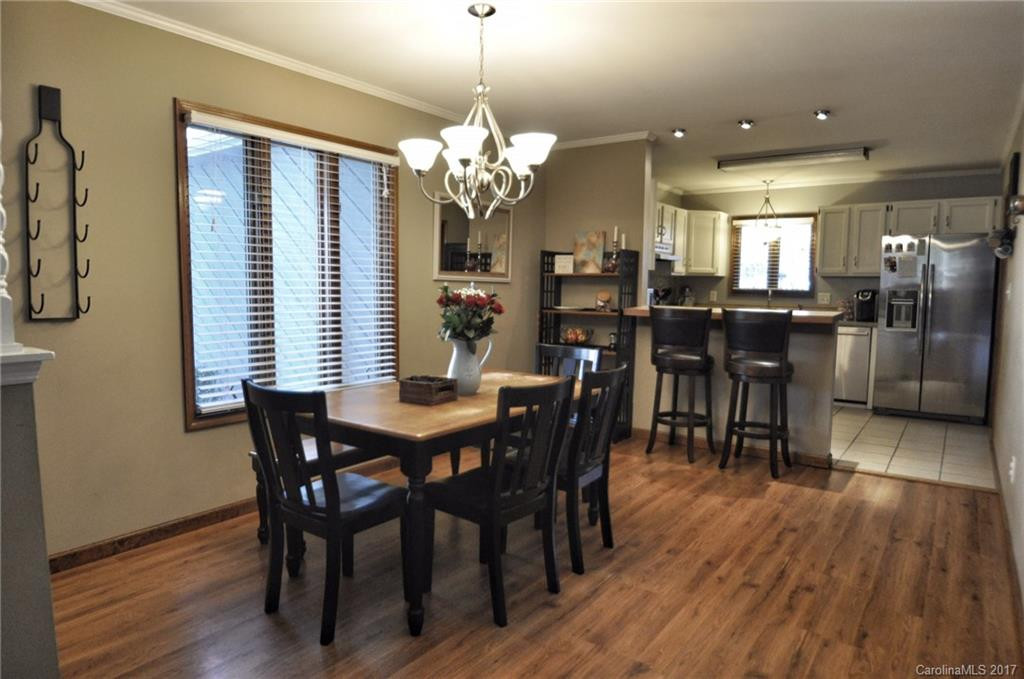 8 Jeffrey Lane - Photo 4