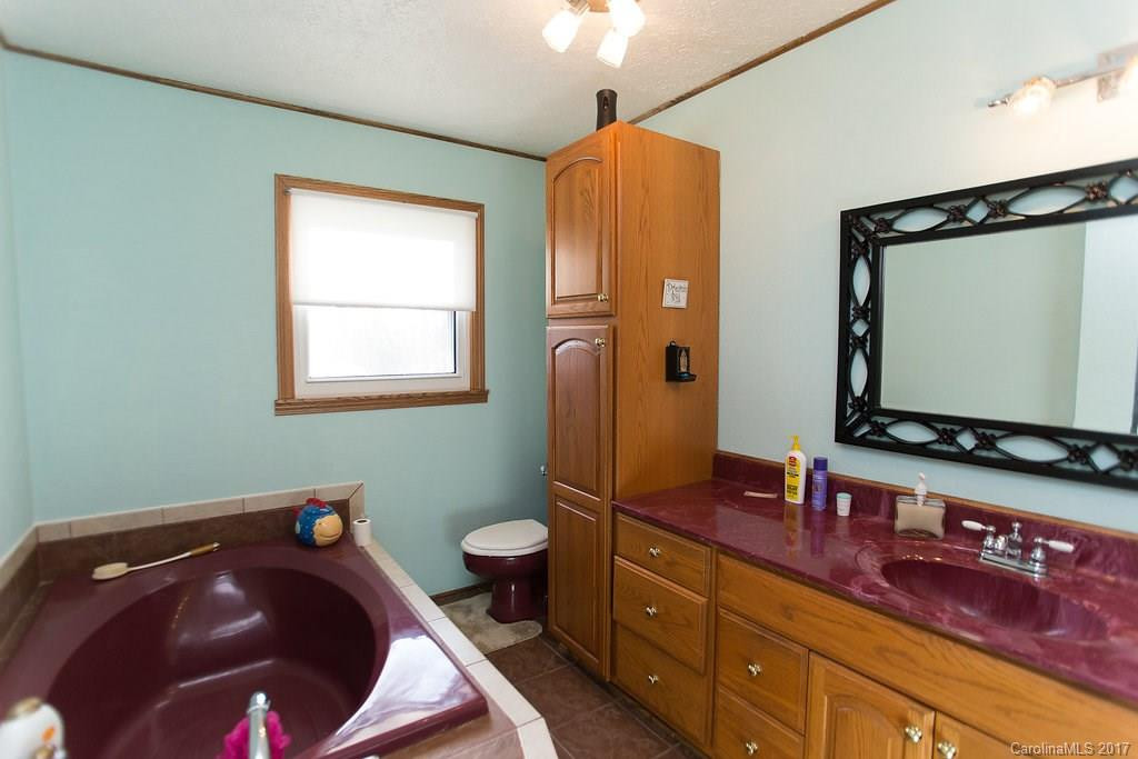 1005 Veterans Drive - Photo 12