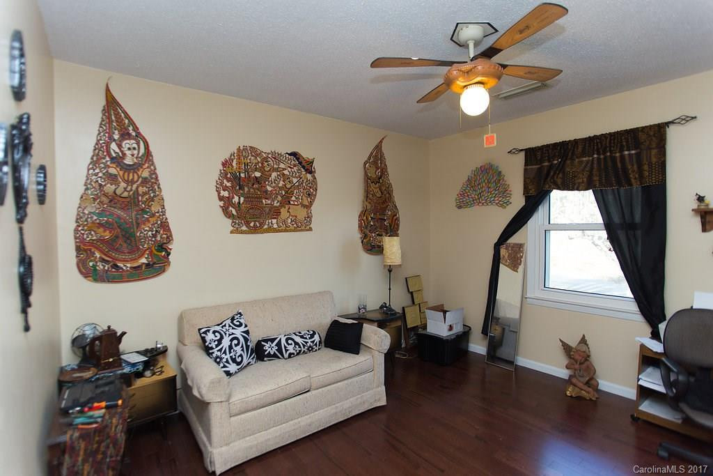 1005 Veterans Drive - Photo 17