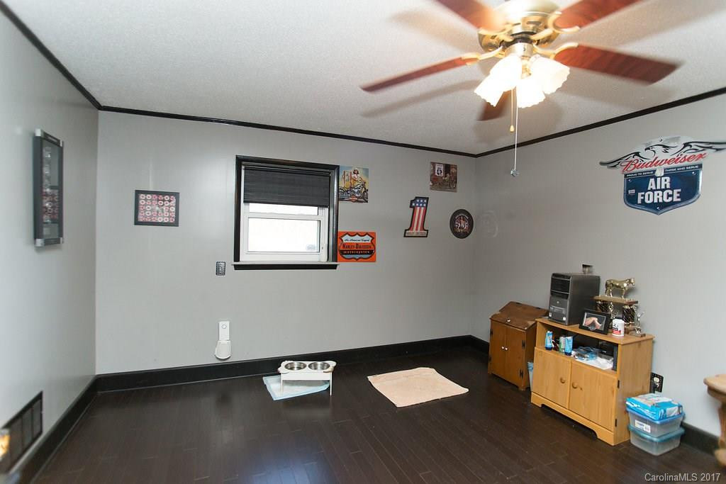 1005 Veterans Drive - Photo 19