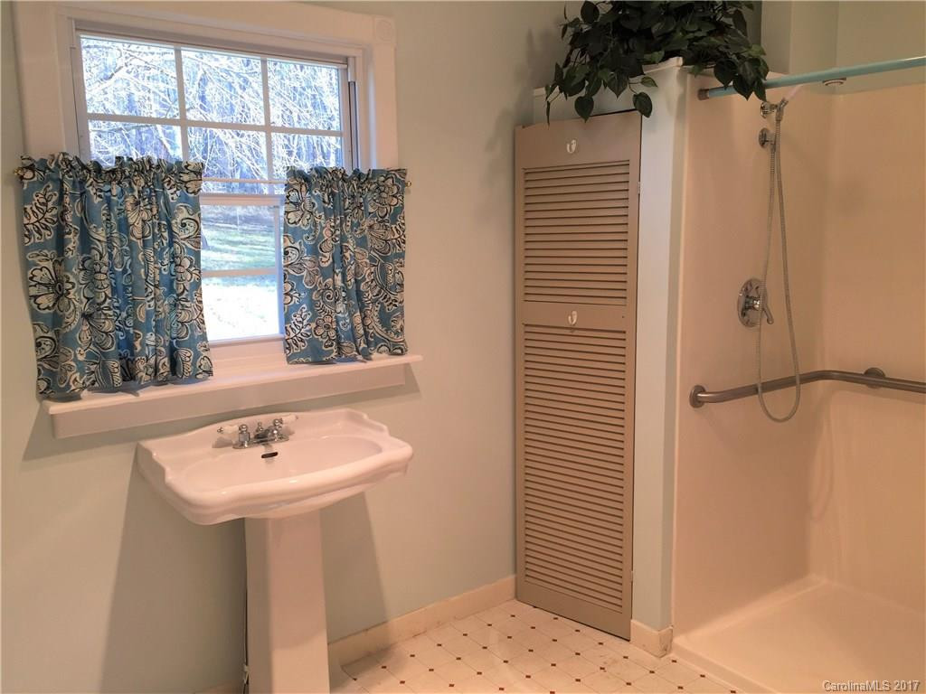 137 Gosnell Road - Photo 11