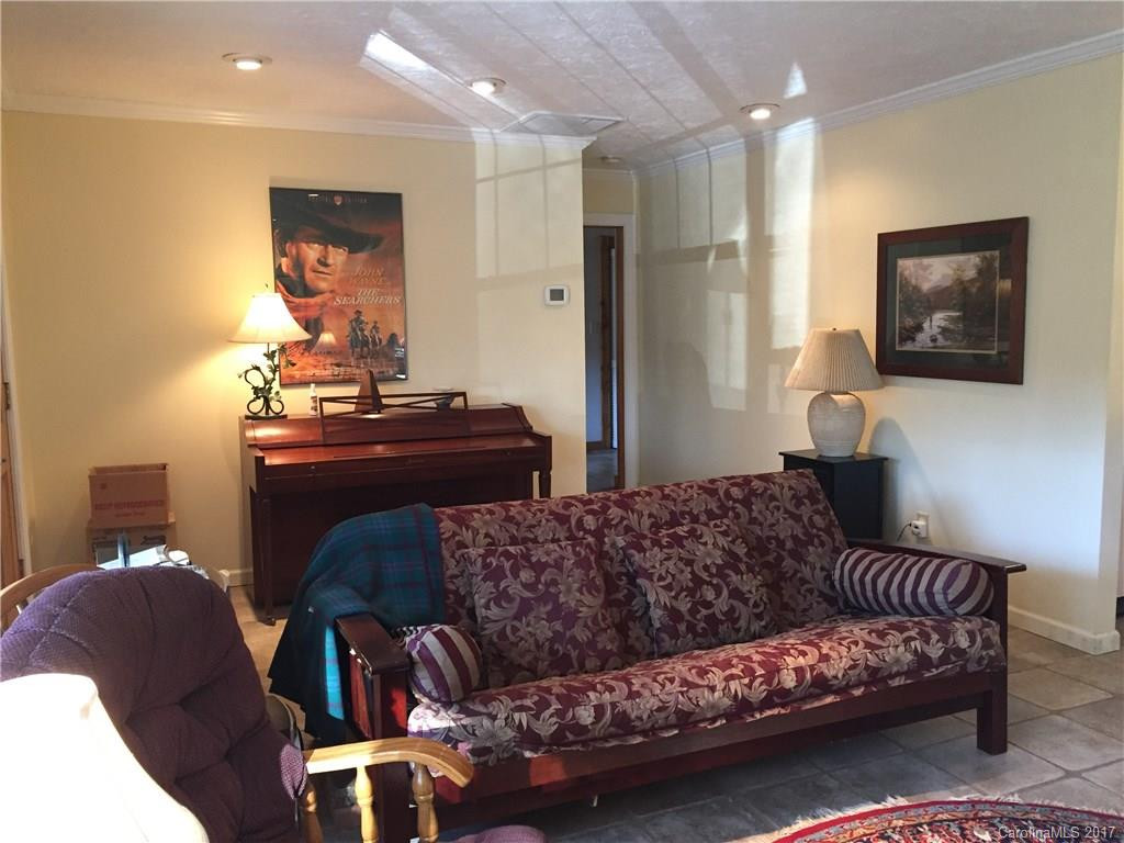 137 Gosnell Road - Photo 4
