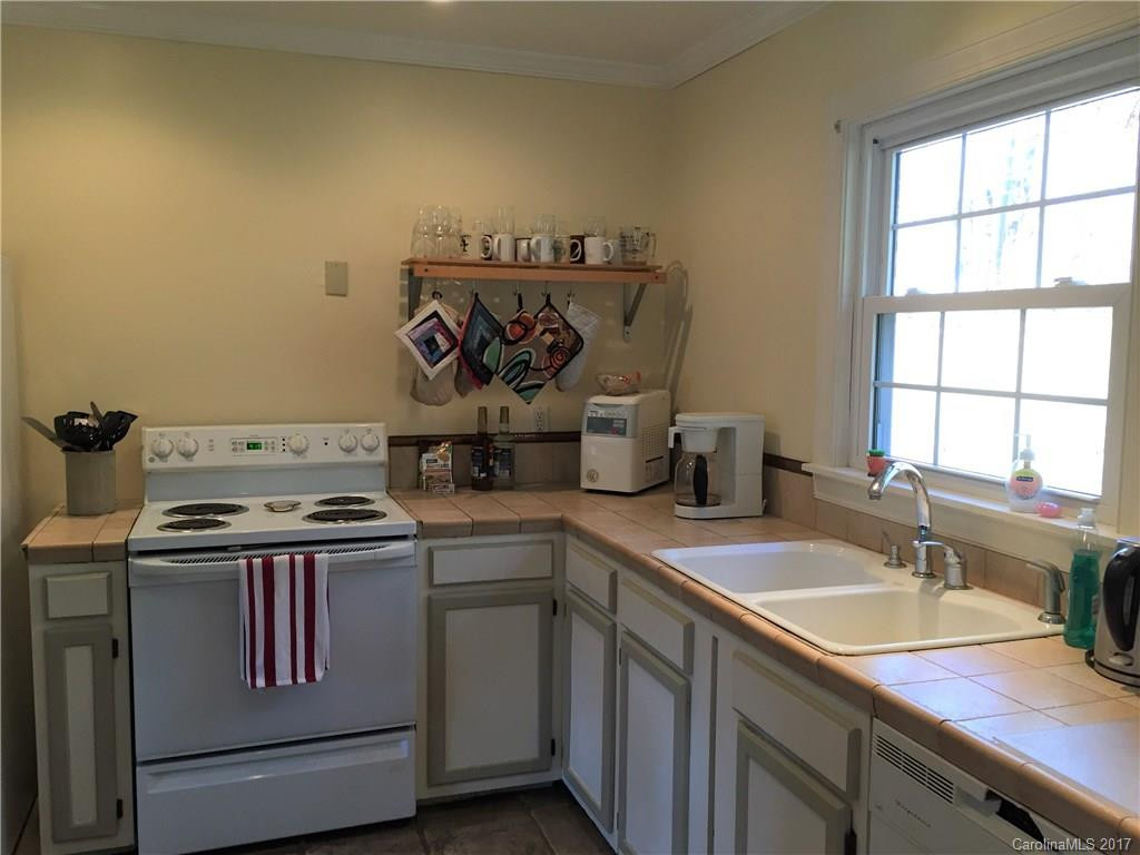 137 Gosnell Road - Photo 5