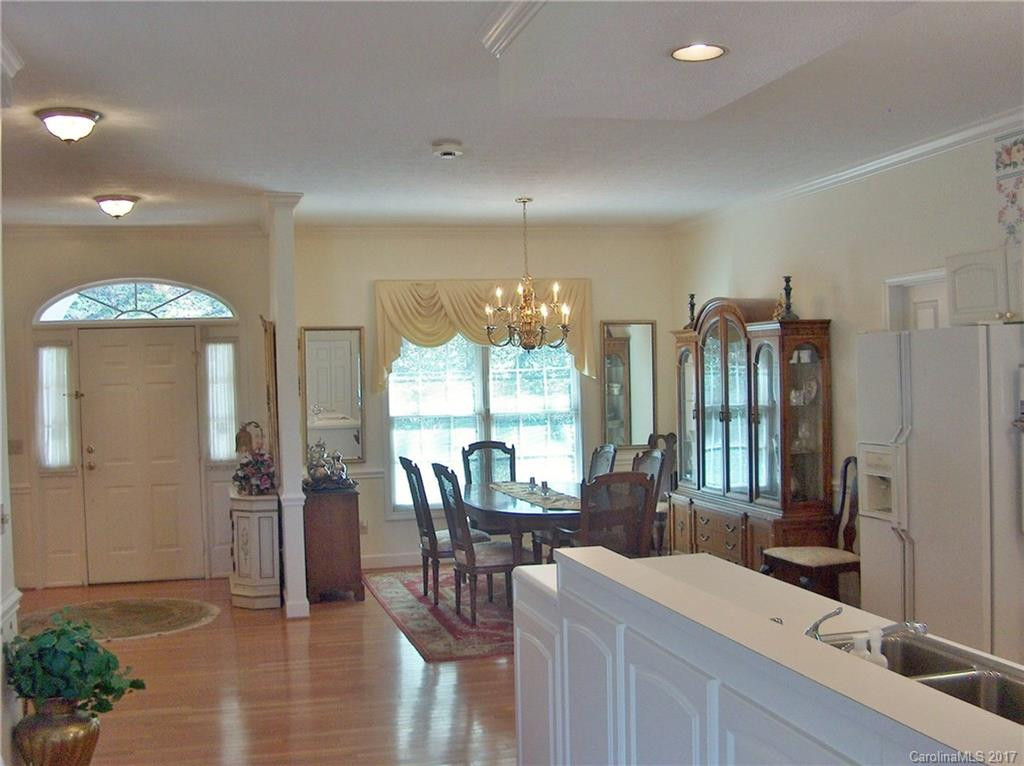 48 Falling Spring Road - Photo 11