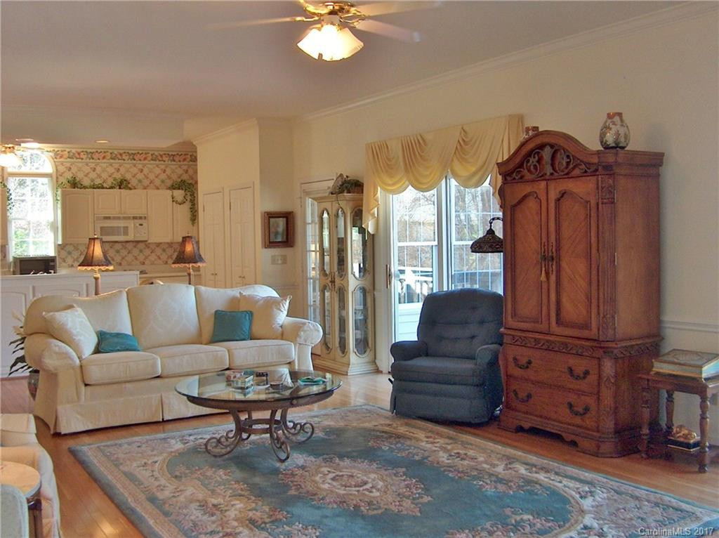 48 Falling Spring Road - Photo 15