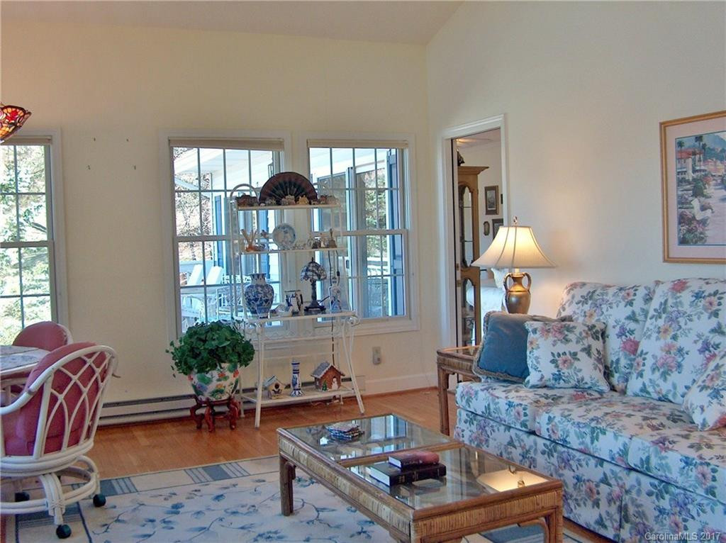 48 Falling Spring Road - Photo 18