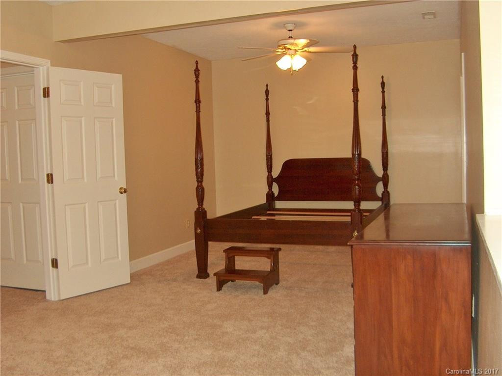 48 Falling Spring Road - Photo 19